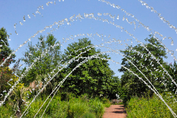 water fountain at the Tunnel Fountain Garden 